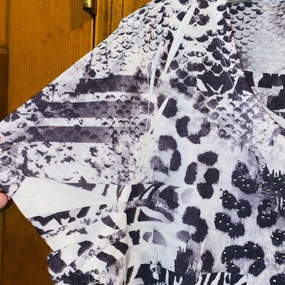 Style & Co Animal Snakeskin Cheetah 🐆 Print Shirt - Picture 5 of 5